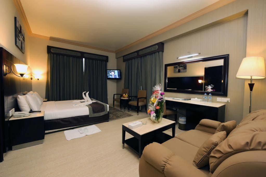 Signature Inn Al Riqqa Dubai Buitenkant foto