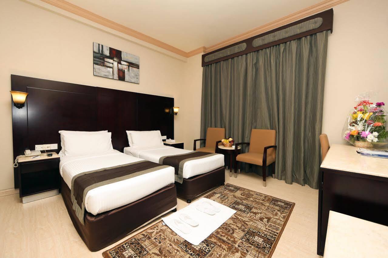 Signature Inn Al Riqqa Dubai Buitenkant foto