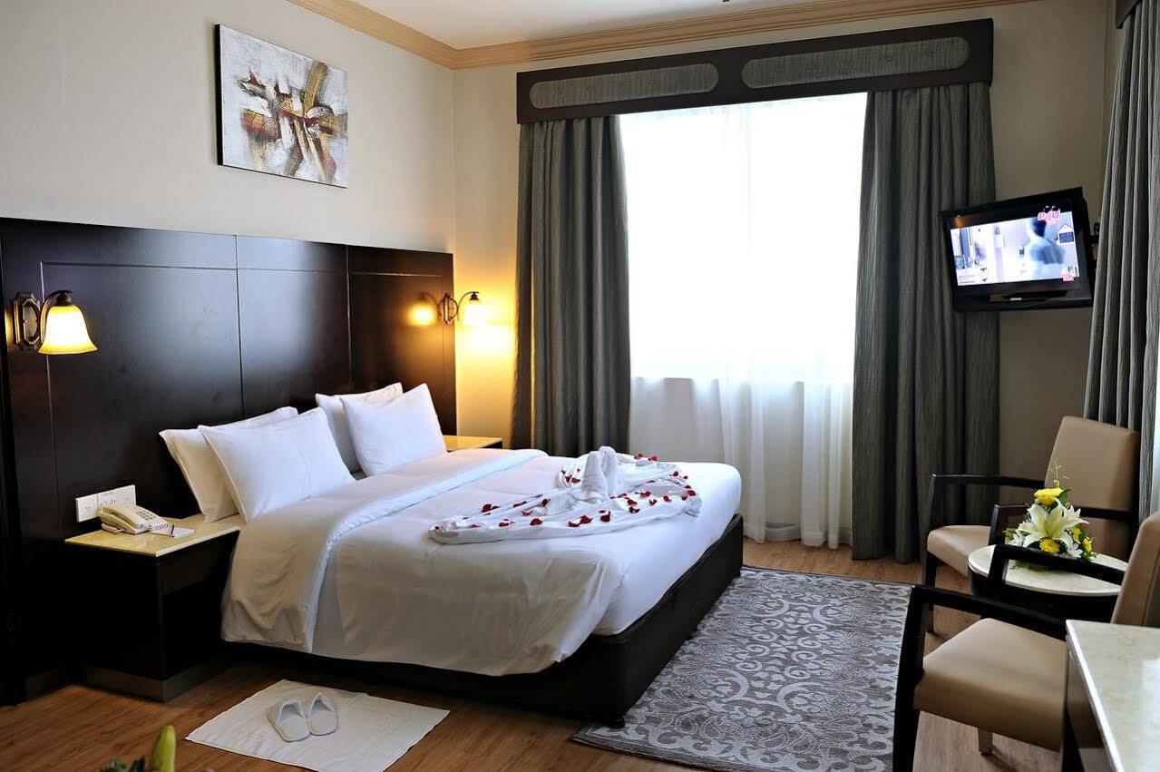 Signature Inn Al Riqqa Dubai Buitenkant foto